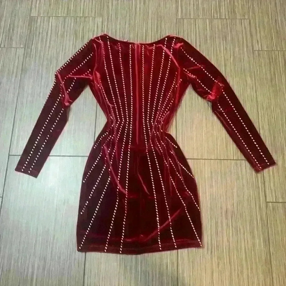 Windsor Burgundy Mei Heat Up The Night Long Fitted Sleeves Mini Dress Size S-M - Picture 5 of 8